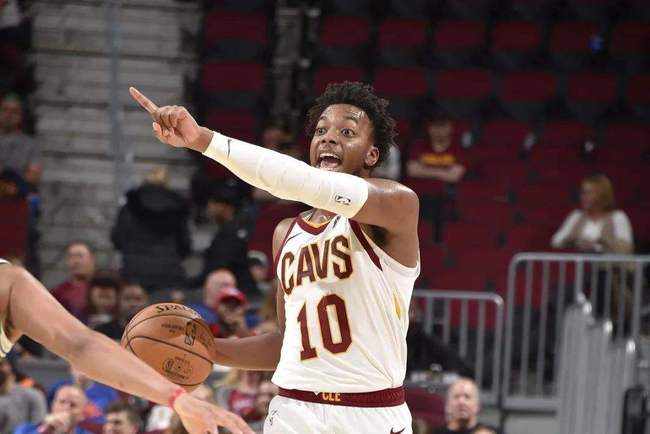 一名年轻且 一名年轻且