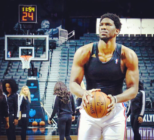 坐拥锋线奇 坐拥锋线奇